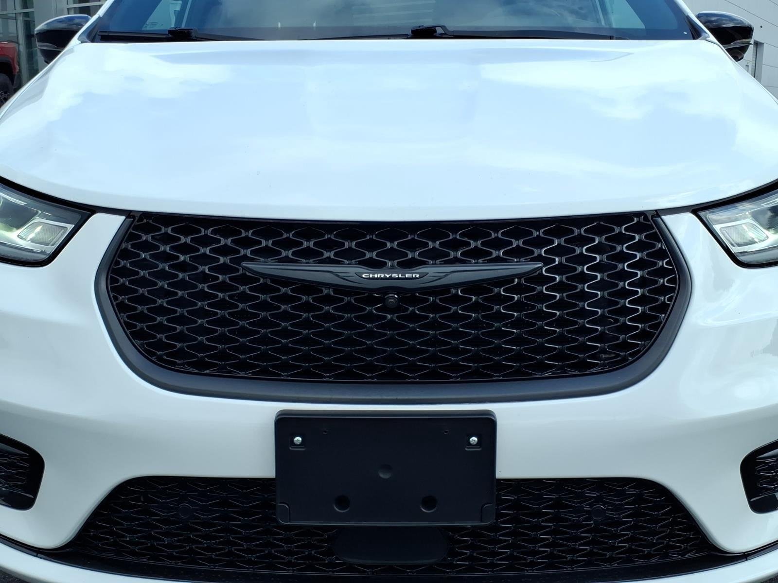 Used 2024 Bright White Clearcoat Chrysler Hybrid S Appearance Pkg image 14