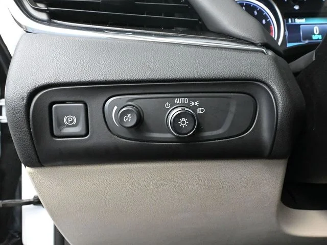 Used 2019 White Buick Essence image 28