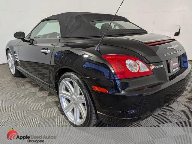 Used 2006 Black Chrysler Limited image 9