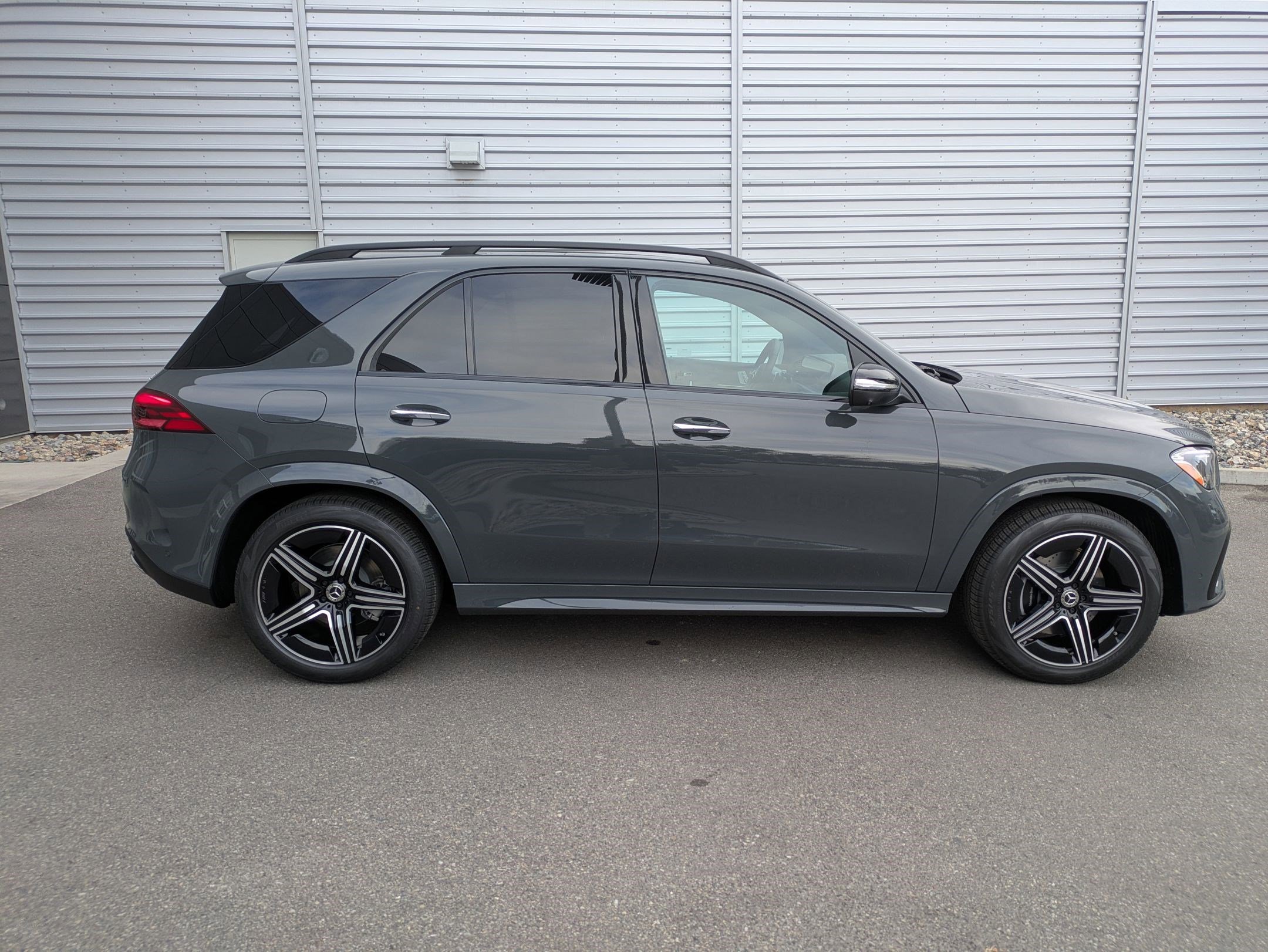 New 2026 MANUFAKTUR Silicon Grey Mercedes-Benz GLE 350 image 20