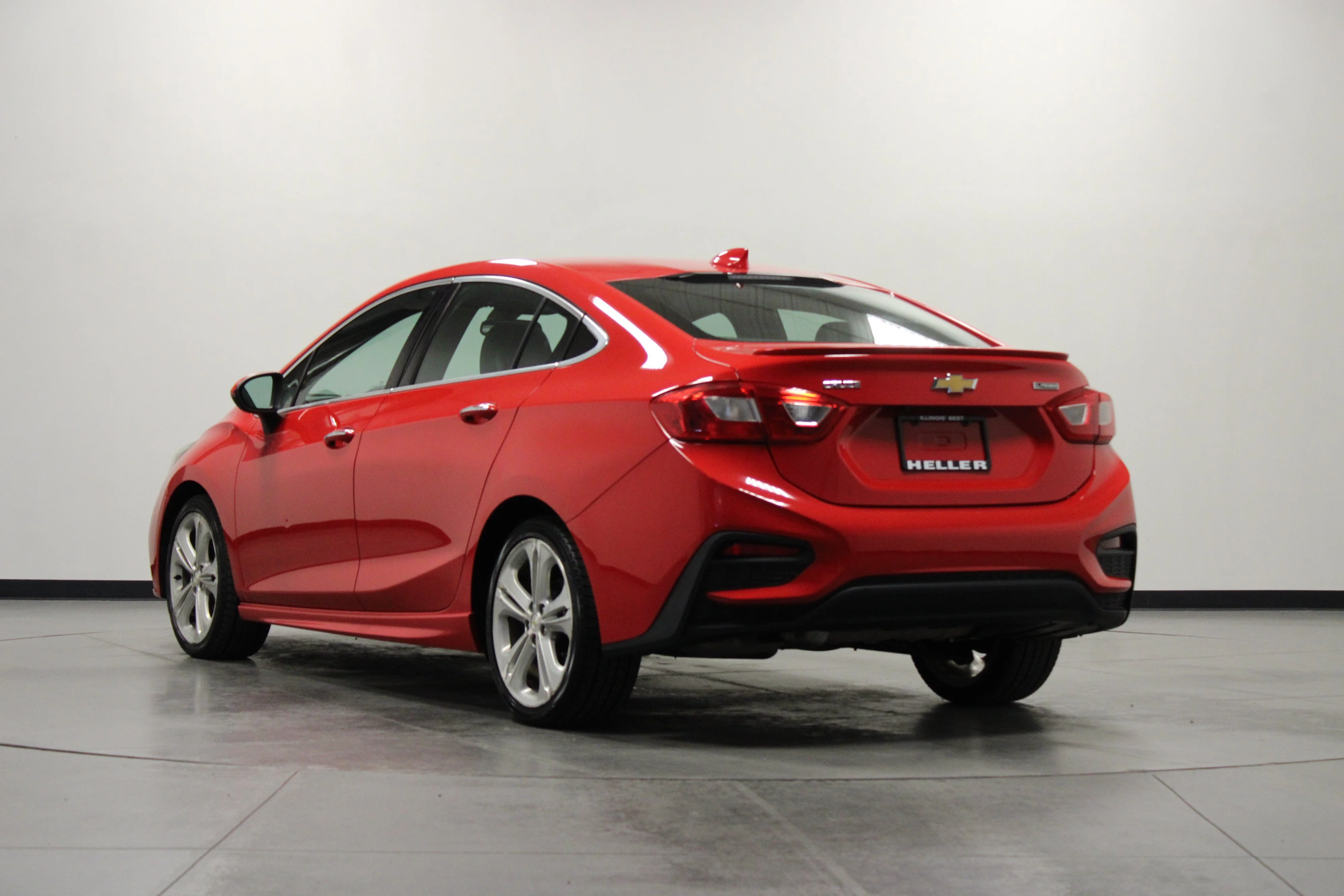 Used 2016 RED HOT Chevrolet Premier image 6