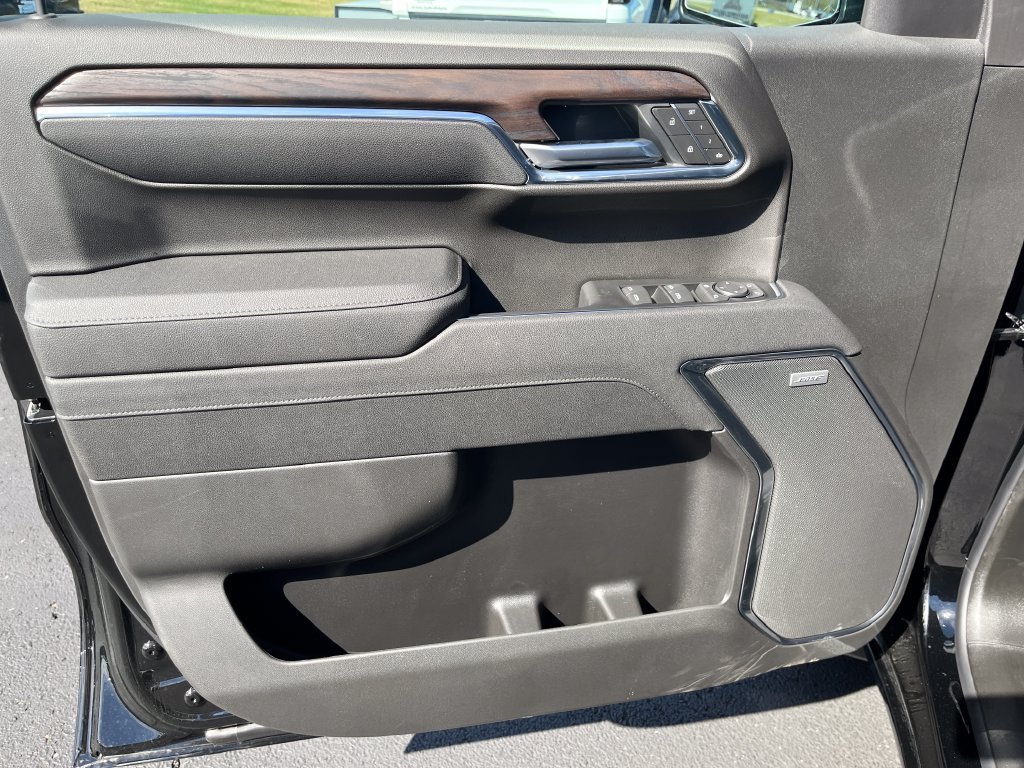 New 2026 Onyx Black GMC SLT image 12