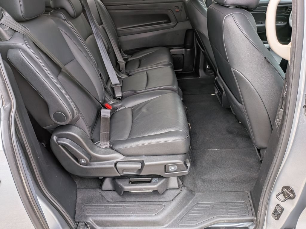 Used 2025 Silver Honda EX-L image 18