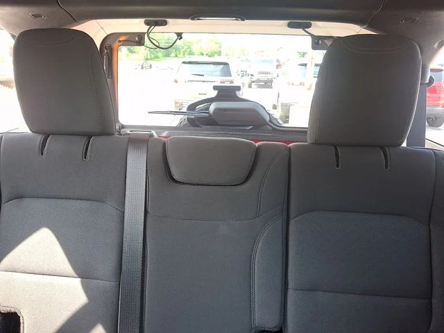 Used 2018 Red Jeep Unlimited Sport S image 19