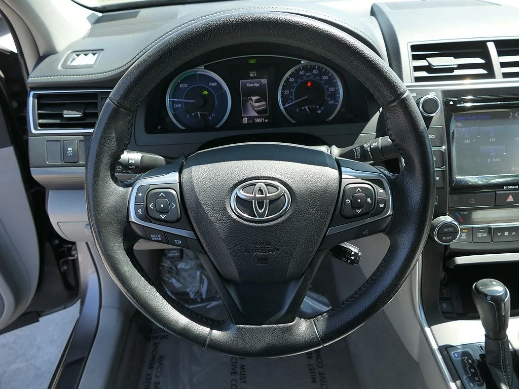 Used 2017 Gray Toyota XLE image 19