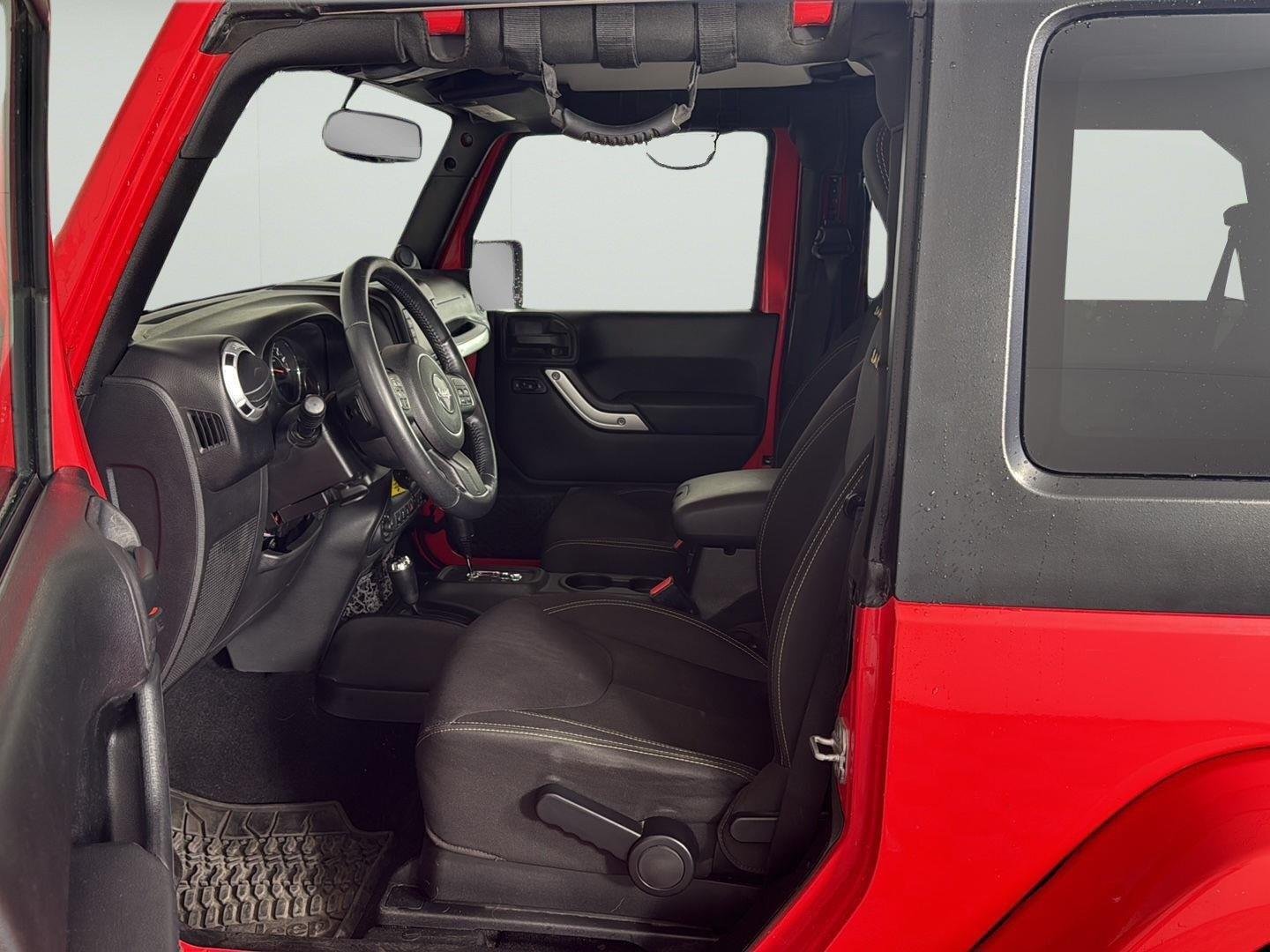 Used 2013 Rock Lobster Jeep Sahara image 11