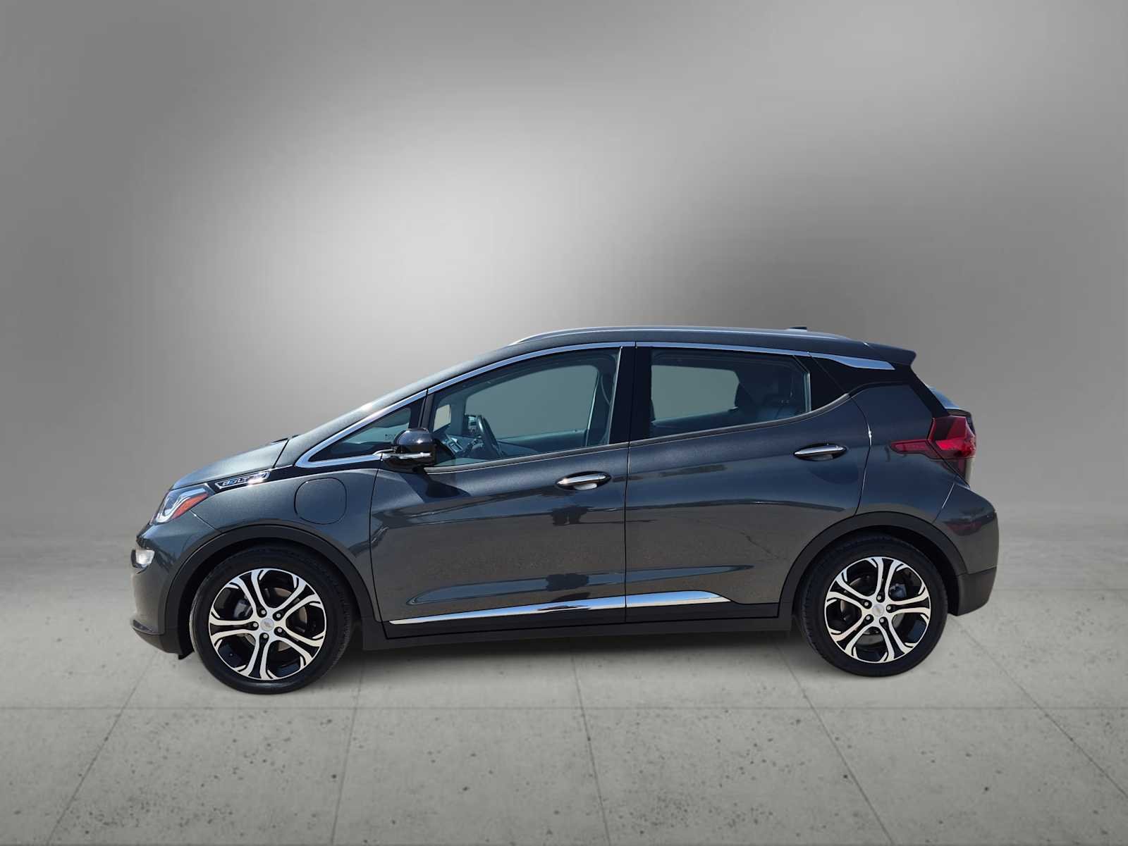 Used 2020 Nightfall Gray Metallic Chevrolet Premier image 5