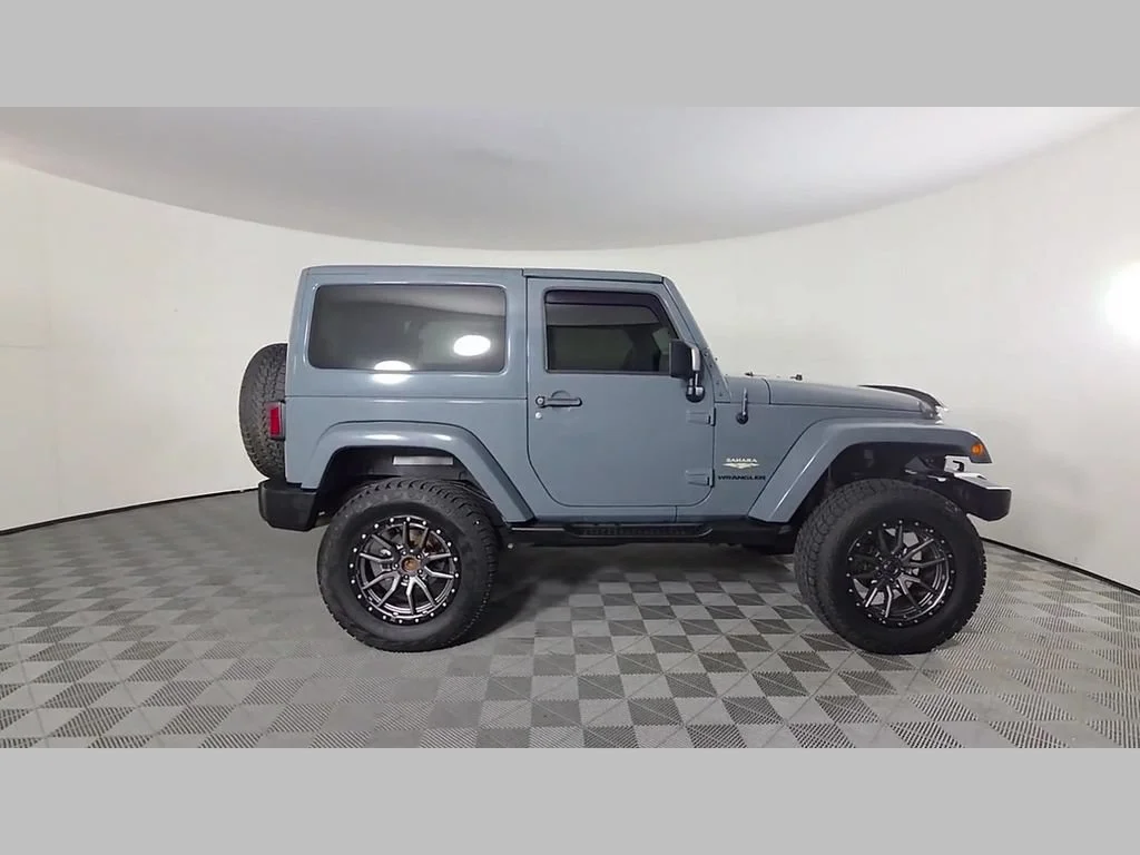 Used 2015 Anvil Clearcoat Jeep Sahara image 35