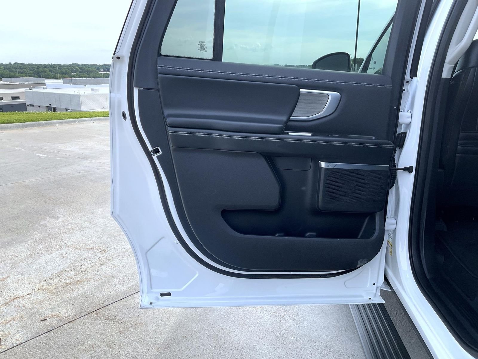 Used 2025 White Ford Platinum image 18