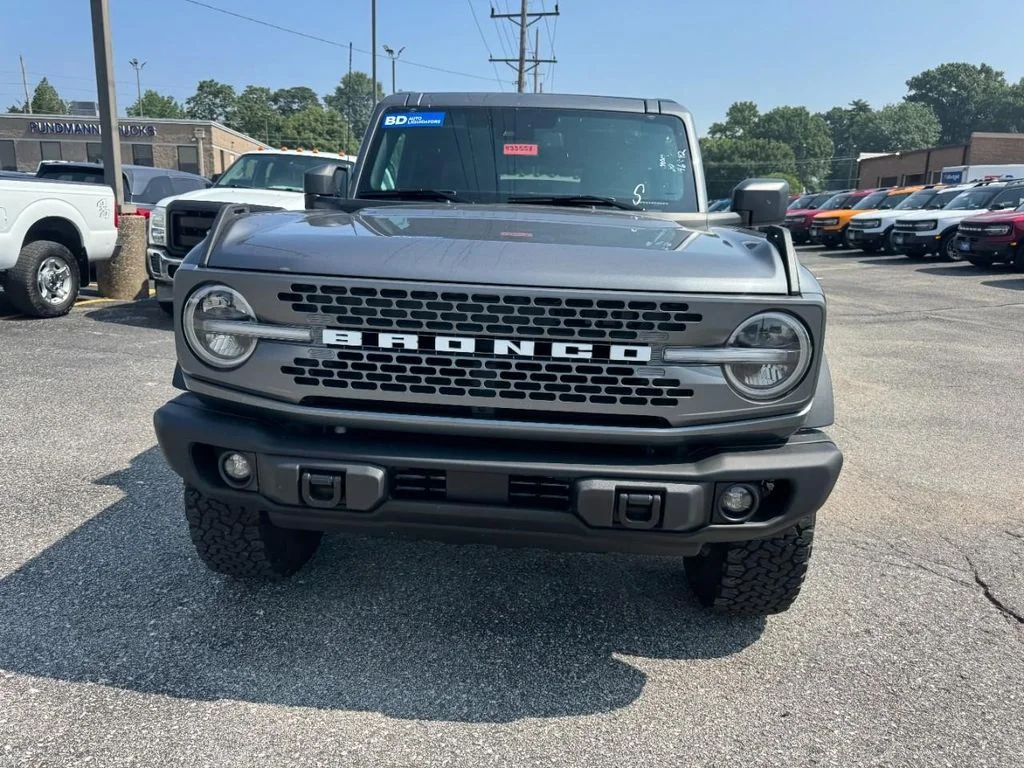 Used 2025 Carbonized Gray Metallic Ford Badlands image 4