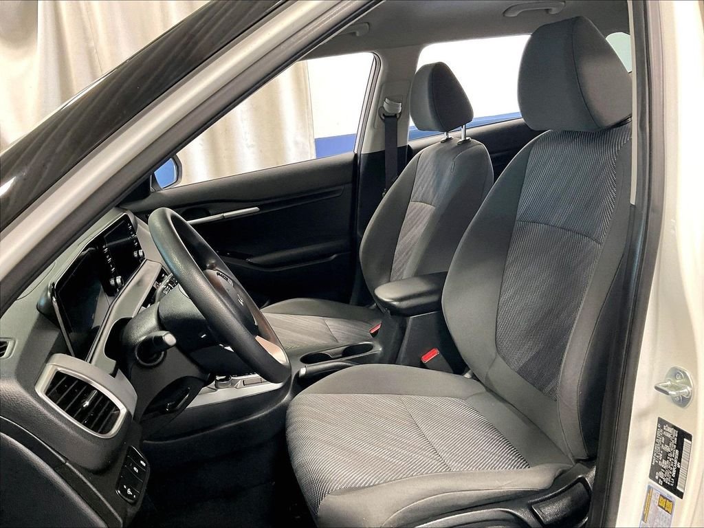 Used 2024 White Kia LX image 10