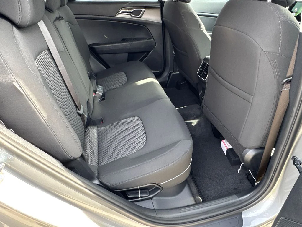 2026 Kia Sportage LX Hybrid - Photo 15