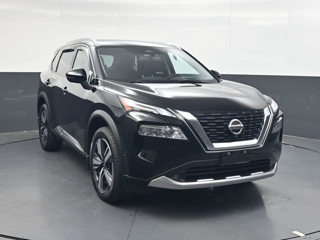 Used 2021 Black Nissan Platinum image 2