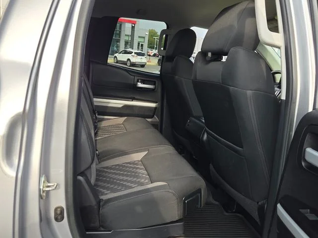 Used 2018 Silver Toyota SR5 image 14
