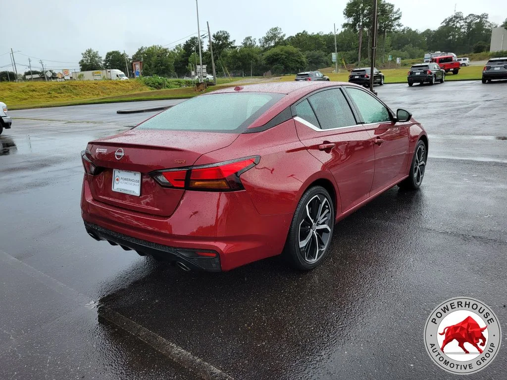 Used 2024 Red Nissan 2.5 SR image 6