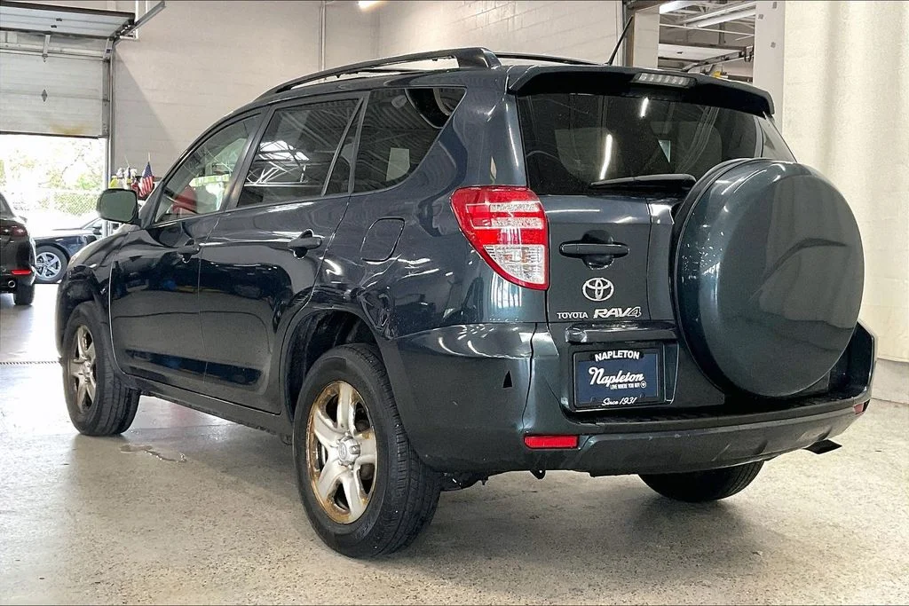 Used 2009 Green Toyota Base image 10
