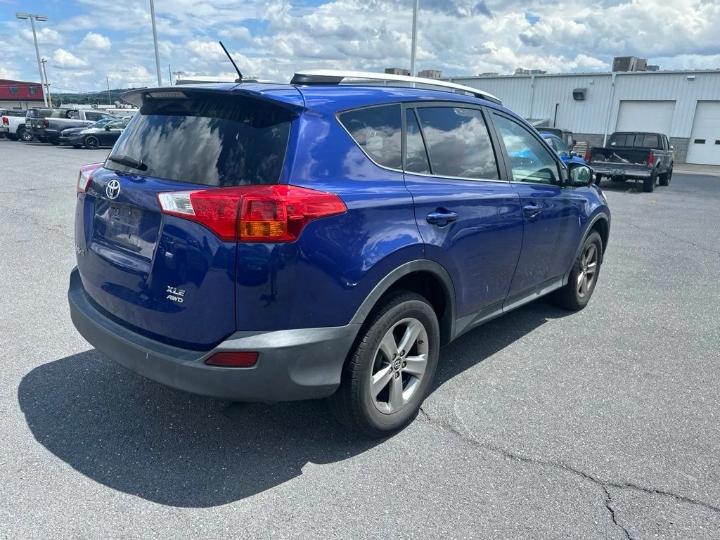 Used 2015 Blue Toyota XLE image 5