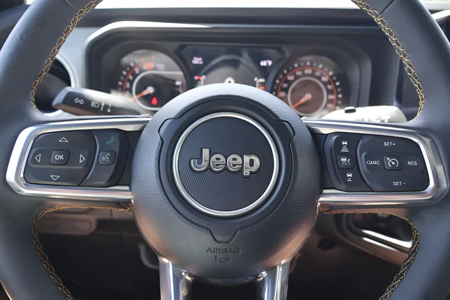 Used 2024 Gray Jeep Sahara image 19