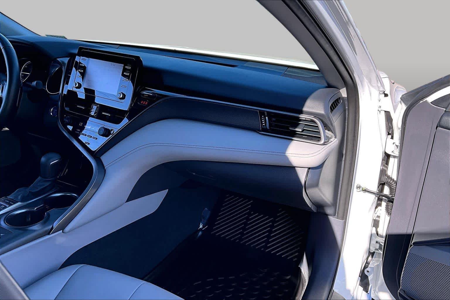 Certified Used 2024 Ice Cap Toyota Hybrid SE image 18