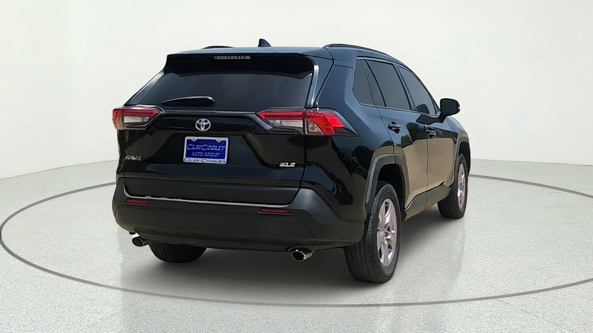 Used 2022 Black Toyota XLE image 7