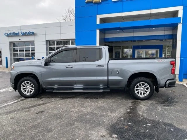 Used 2019 Gray Chevrolet RST image 2