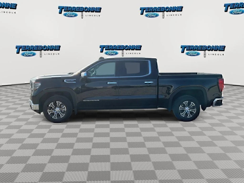 Used 2025 Onyx Black GMC SLT image 5