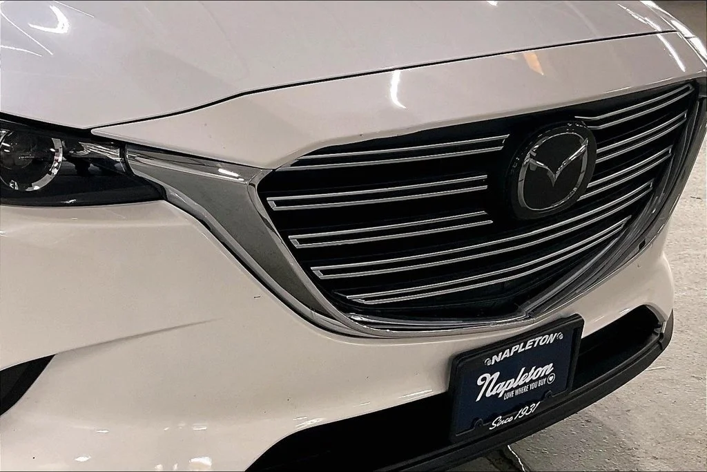 Used 2023 White Mazda Touring image 32