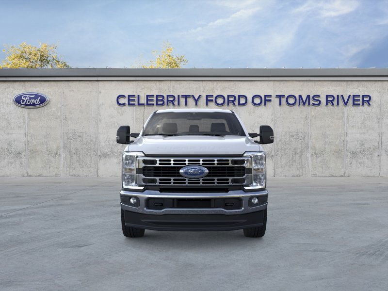New 2025 Oxford White Ford F-350® XLT image 28