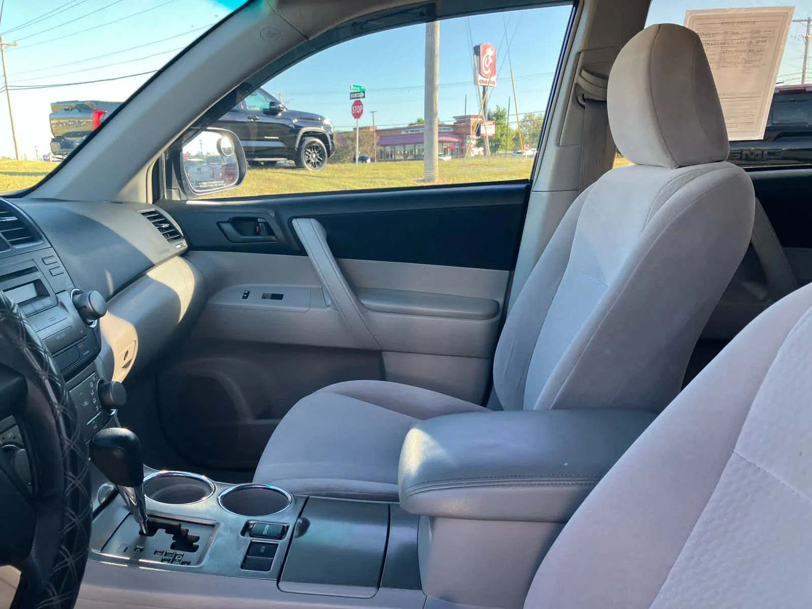 Used 2008 Classic Silver Metallic Toyota Base image 10