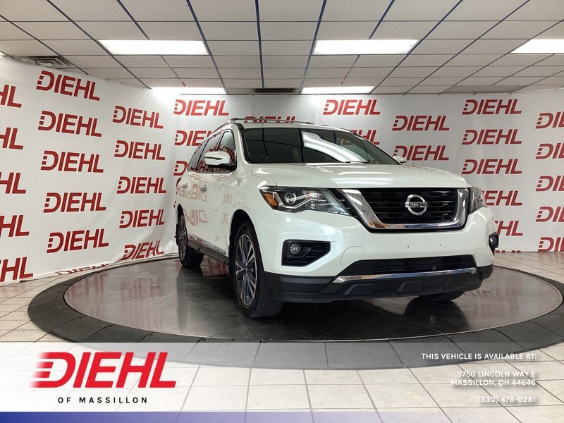 Used 2017 White Nissan Platinum image 1