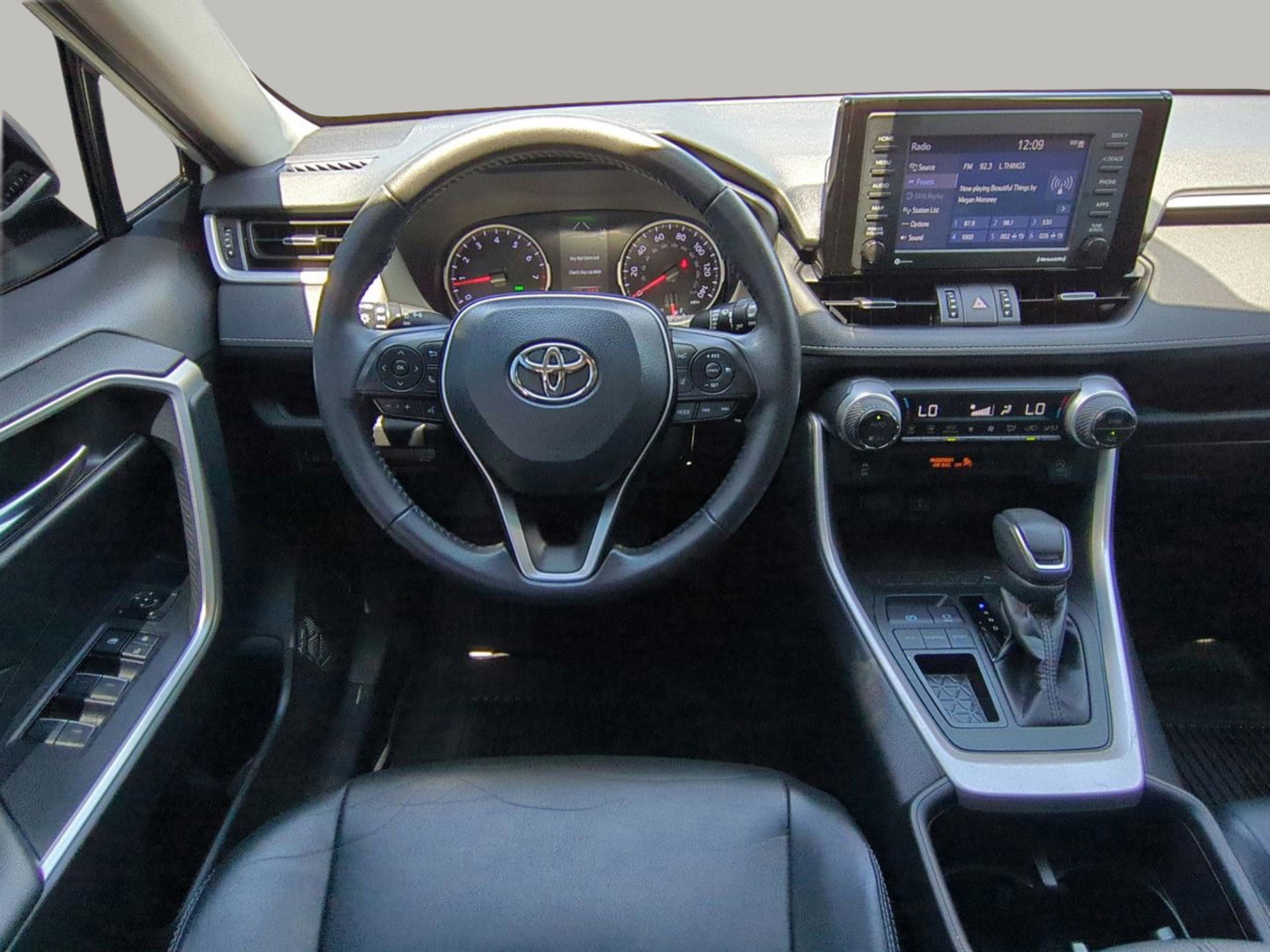 Used 2022 Blizzard Pearl Toyota XLE Premium image 20