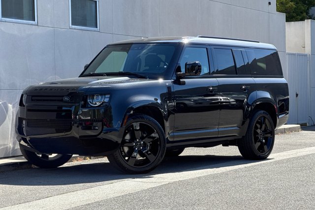2026 Land Rover Defender 130 V8