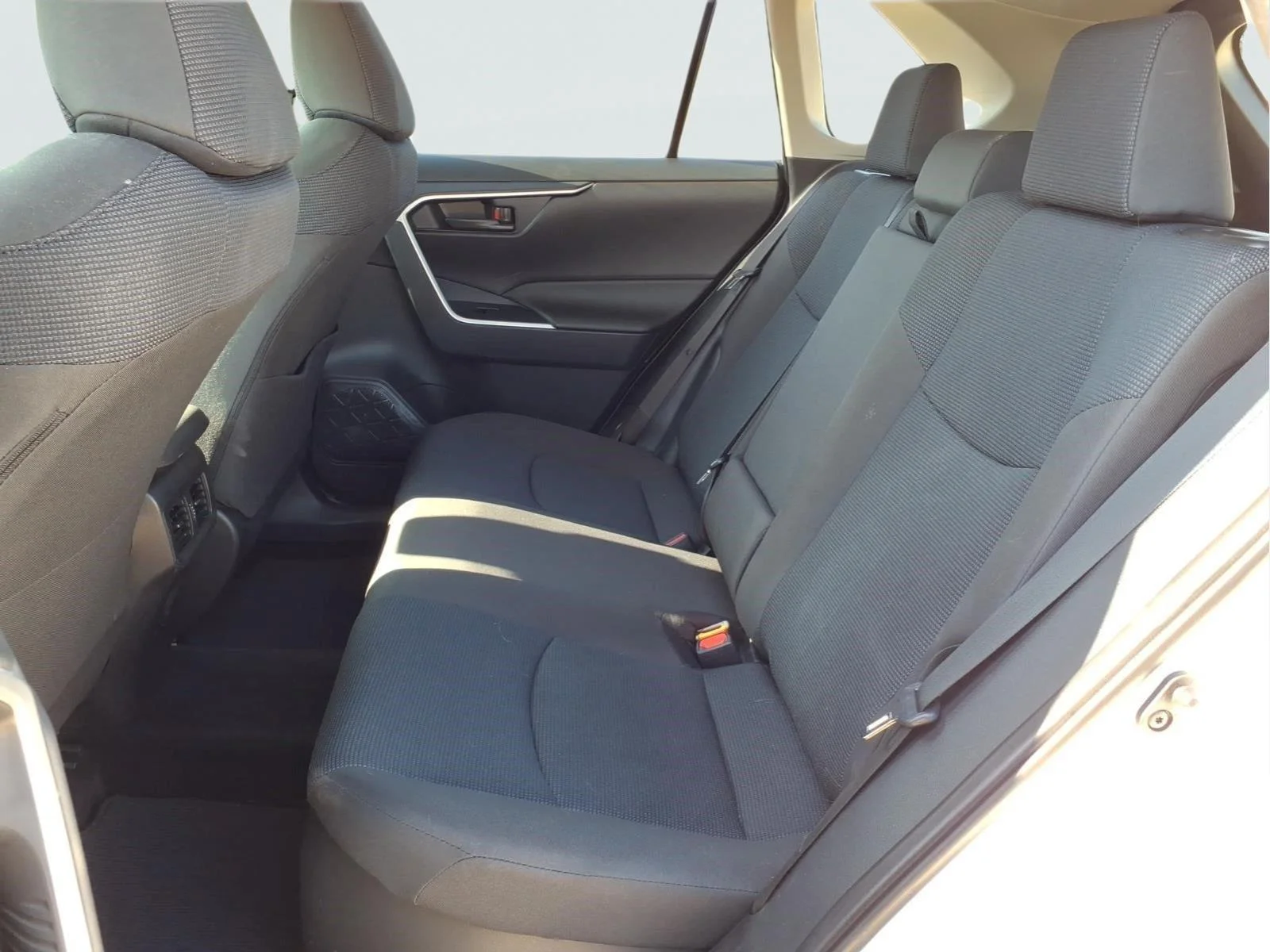 Used 2025 Ice Cap Toyota Hybrid LE image 11