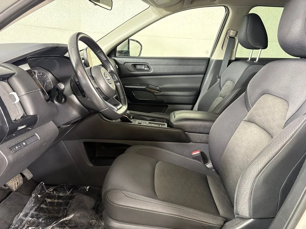 Used 2024 Silver Nissan SV image 22