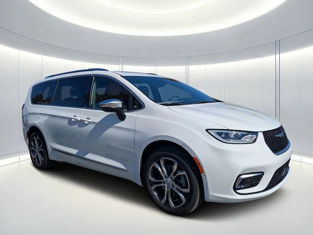 2026 Chrysler Pacifica Pinnacle AWD's photo