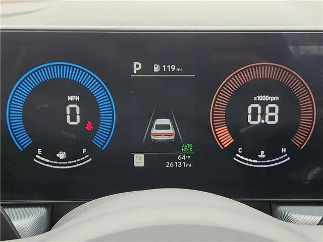 Used 2025 Black Hyundai SEL Front-Wheel Drive image 18