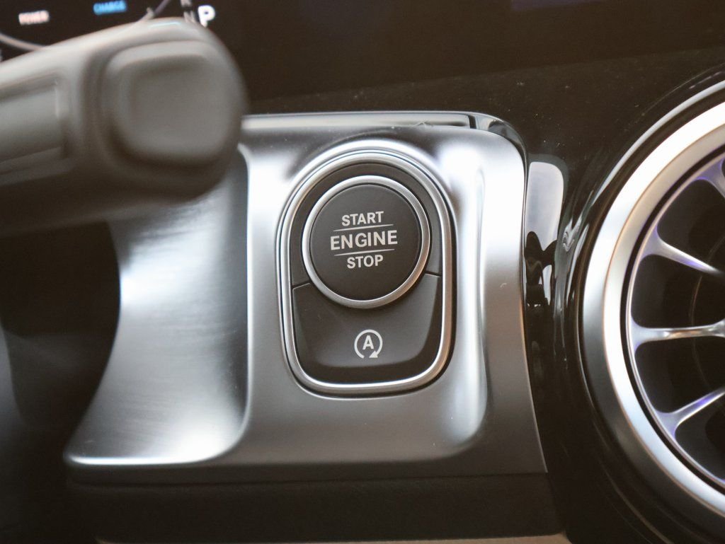 New 2026 Night Black Mercedes-Benz GLB 250 image 28