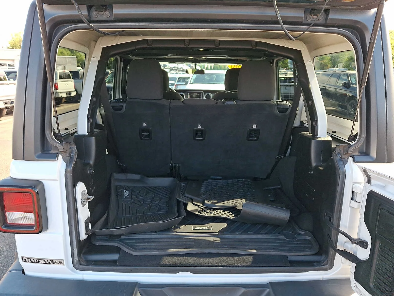 Used 2020 Bright White Clearcoat Jeep Sahara image 28