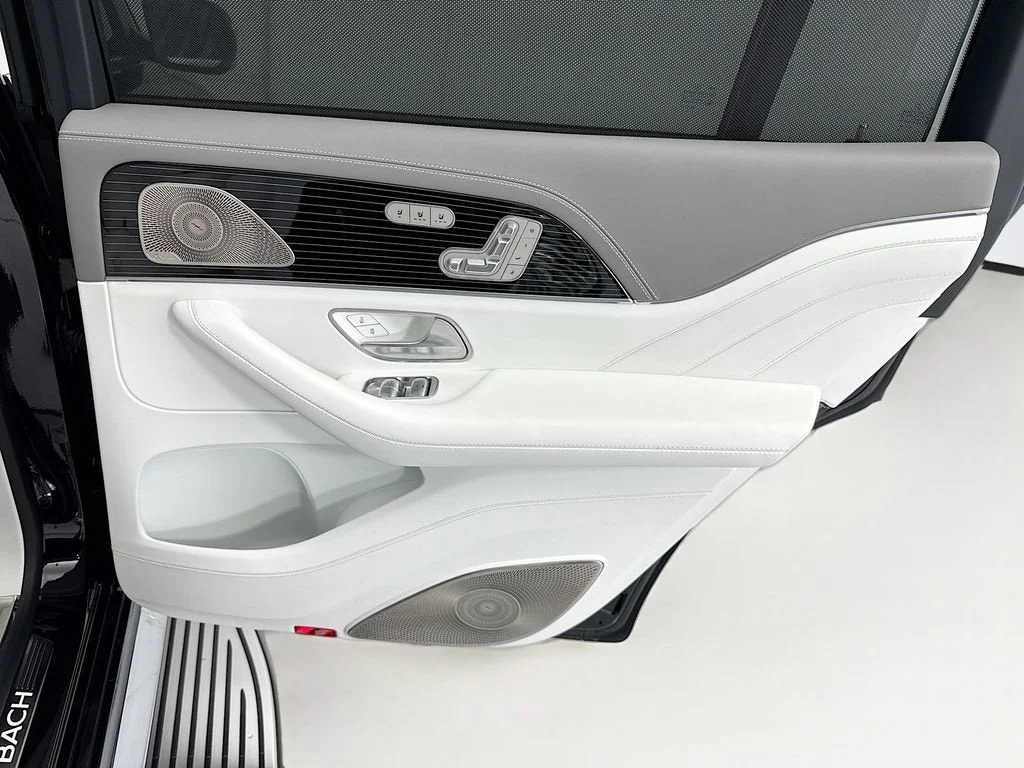 Used 2025  Mercedes-Benz Maybach GLS 600 image 26