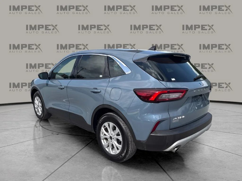 Used 2024 Blue Ford Active image 3