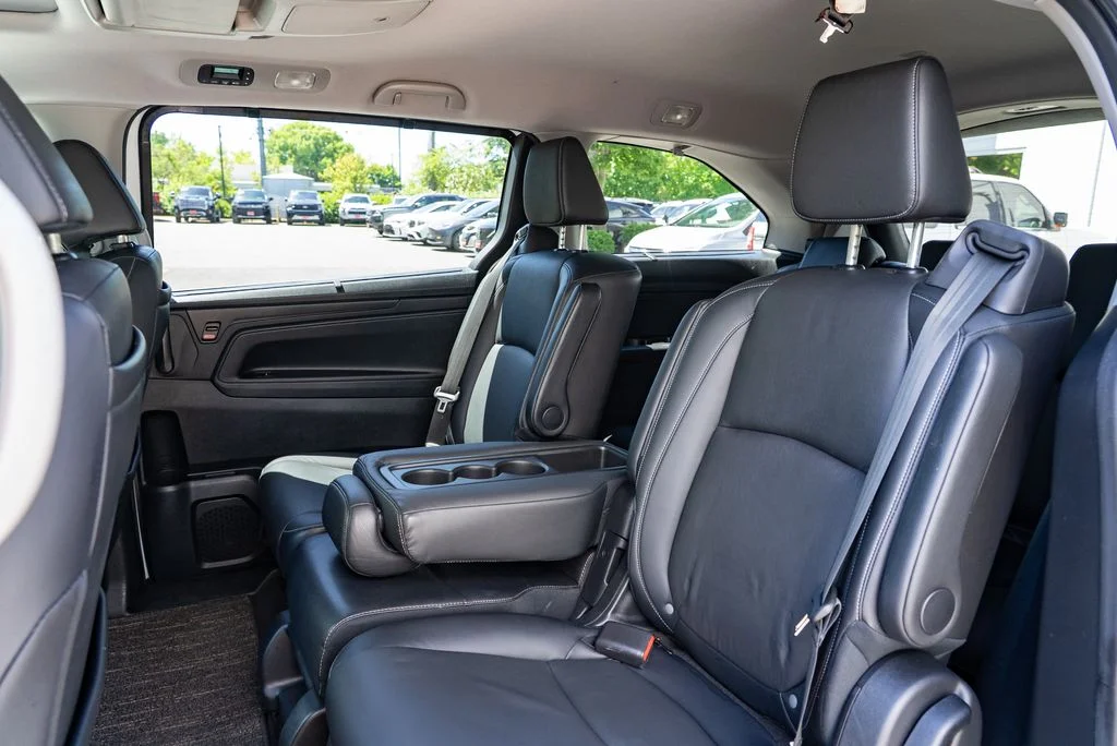 Used 2022 White Honda Touring image 23