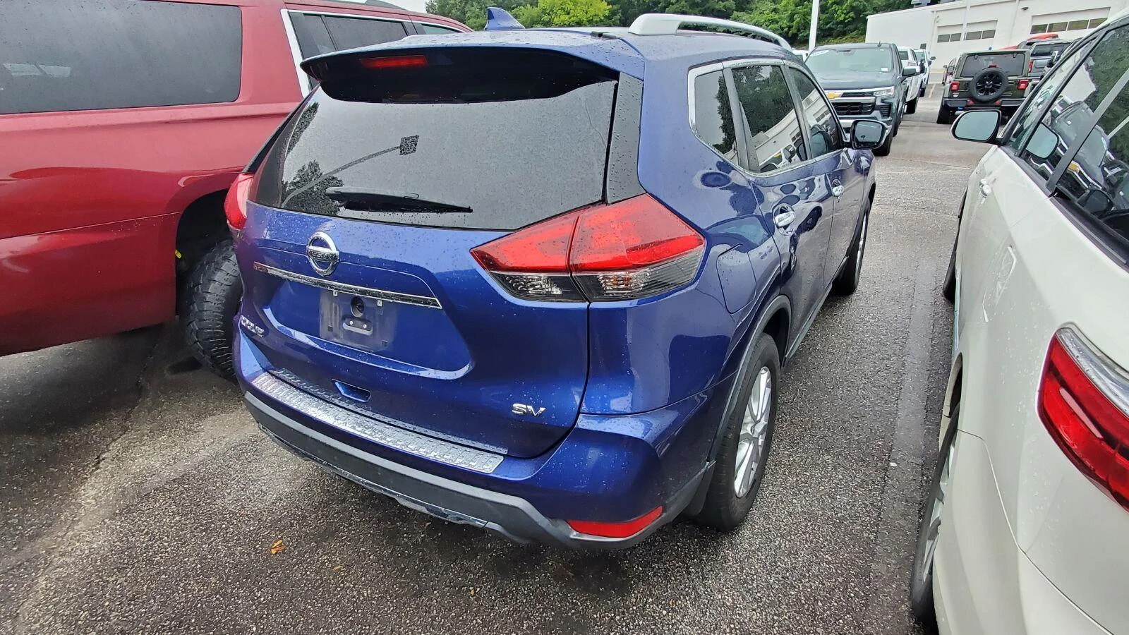 Used 2018 Caspian Blue Nissan SV image 9