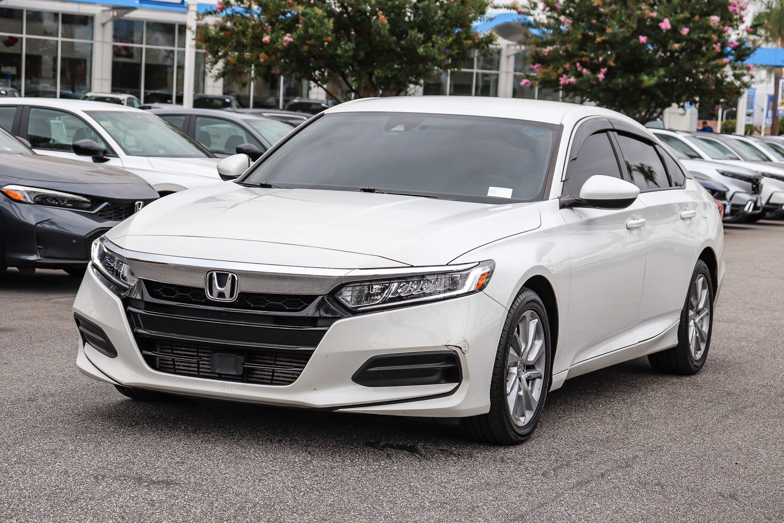 Certified Used 2020 Platinum White Pearl Honda LX image 3