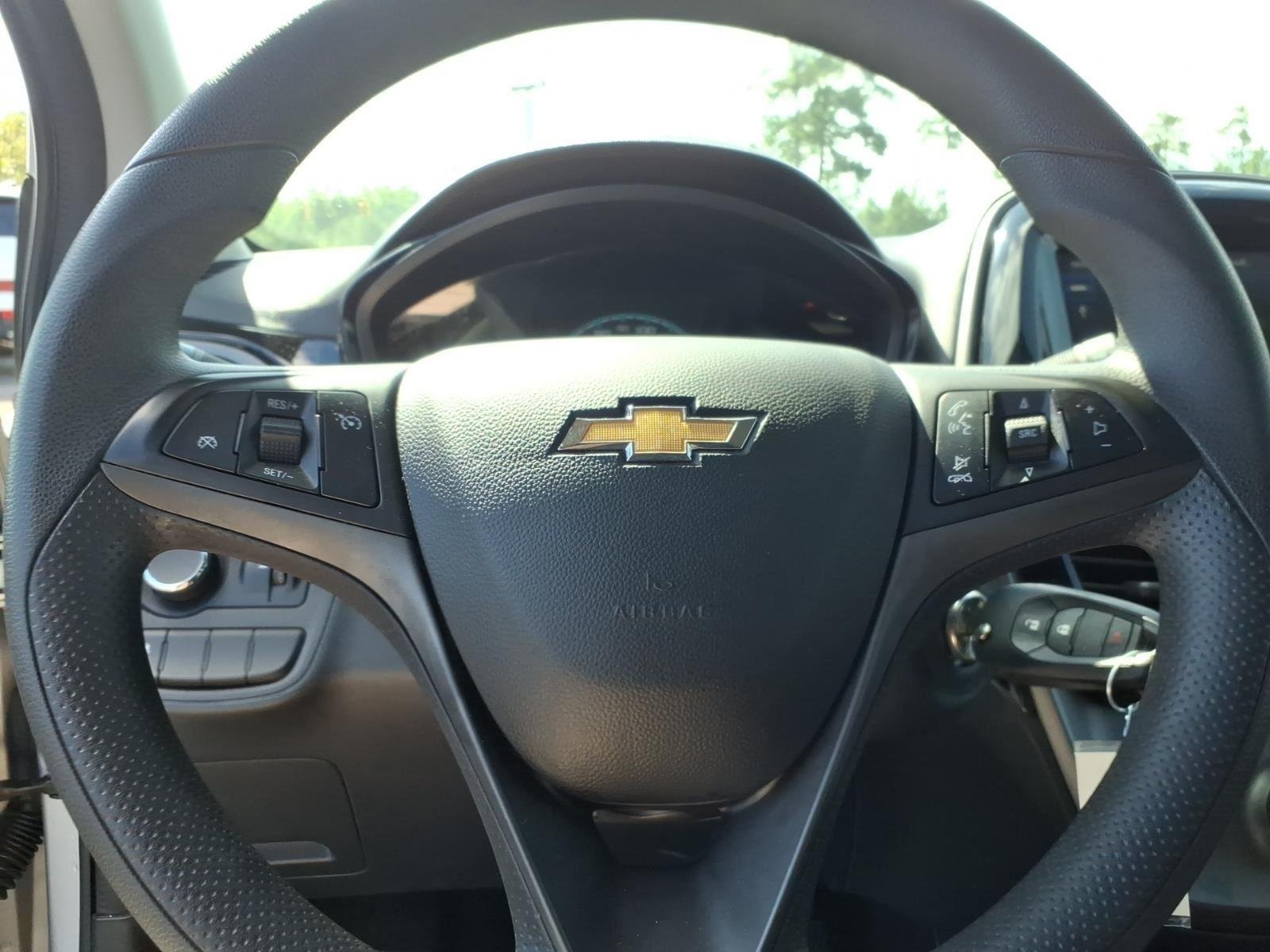 Used 2022 Silver Ice Chevrolet 1LT image 24