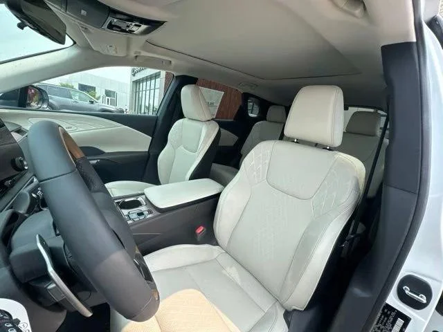 New 2026 Eminent White Pearl Lexus LUXURY image 23