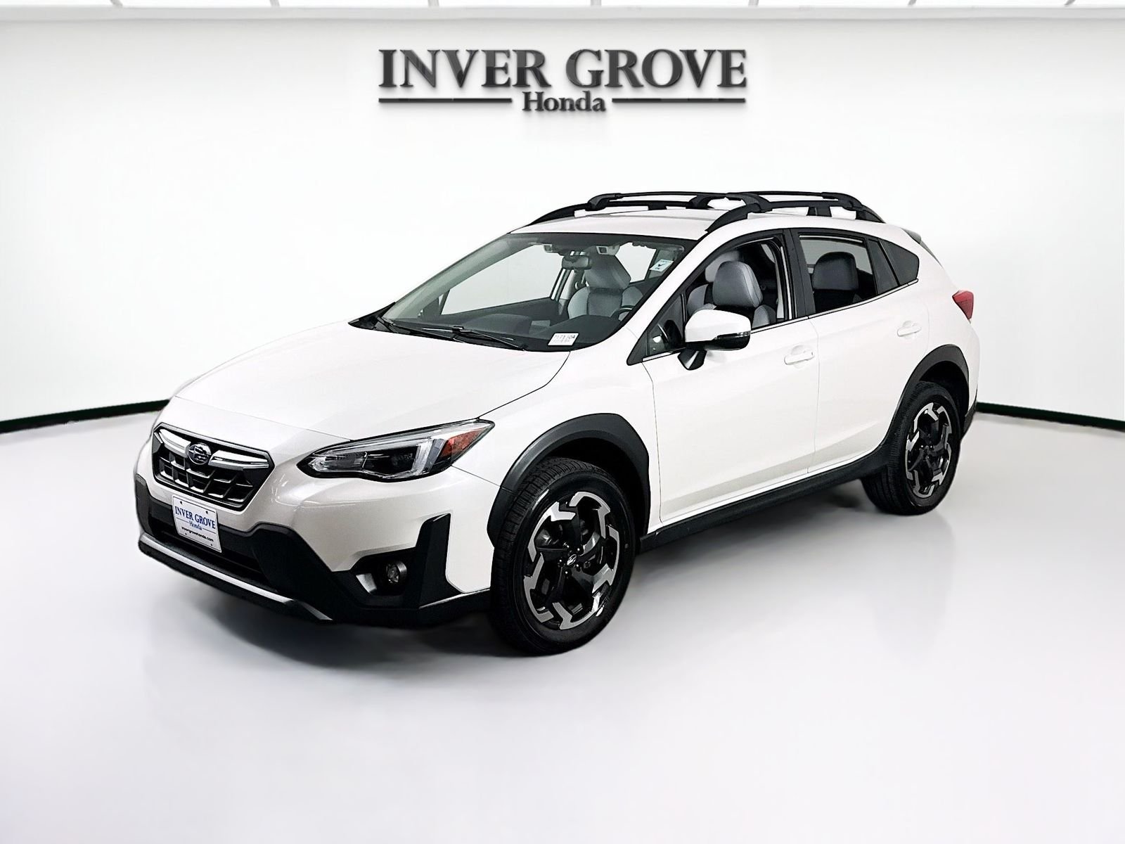 Used 2022 Crystal White Pearl Subaru Limited image 1