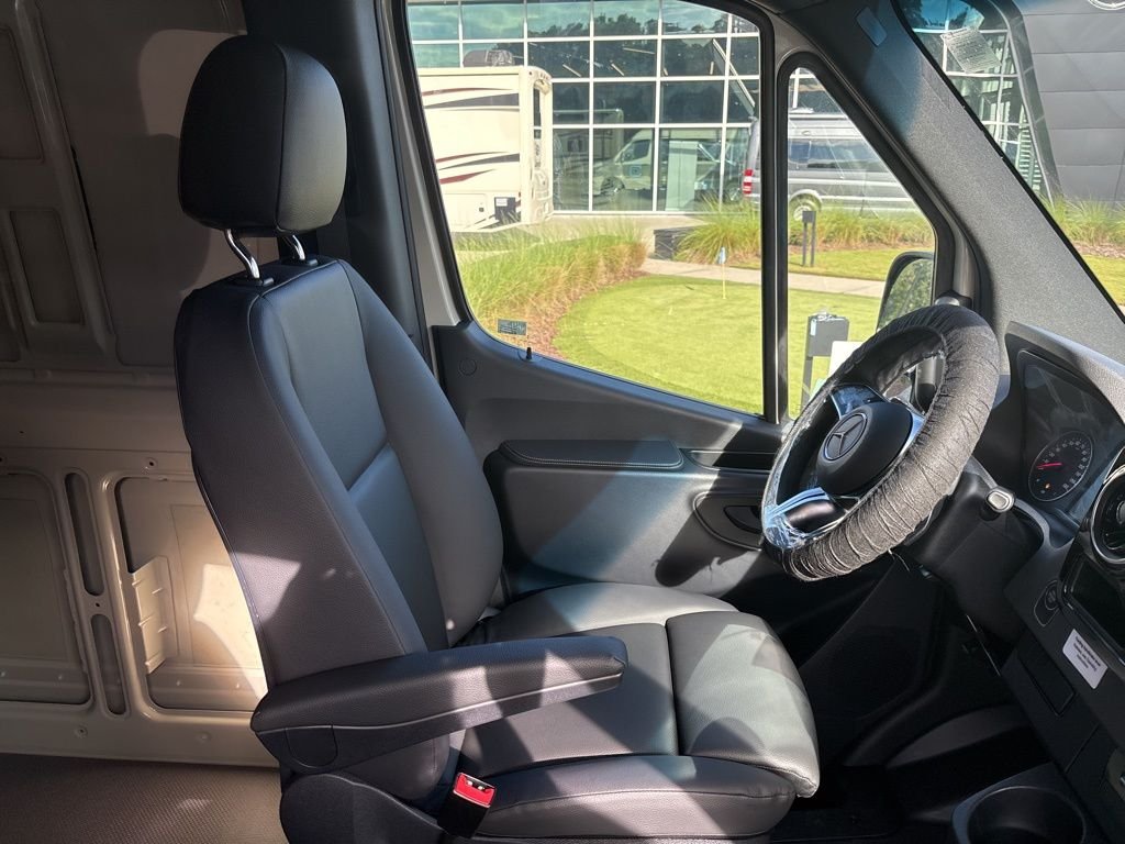 New 2026 White Mercedes-Benz AWD Cargo image 33