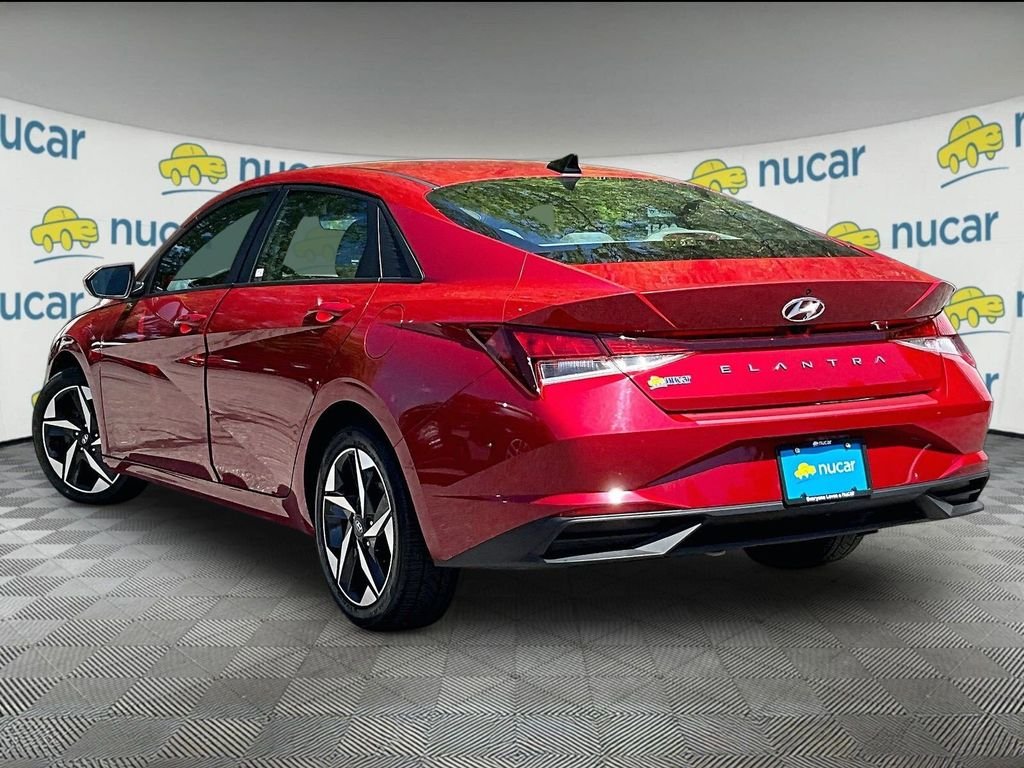Used 2023 Red Hyundai SEL image 4