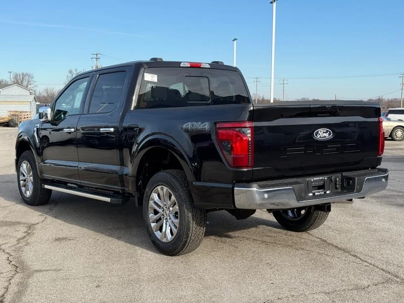 New 2026 Agate Black Metallic Ford XLT 4WD SuperCrew 5.5