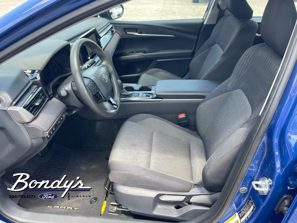2025 Toyota Camry LE - Photo 10